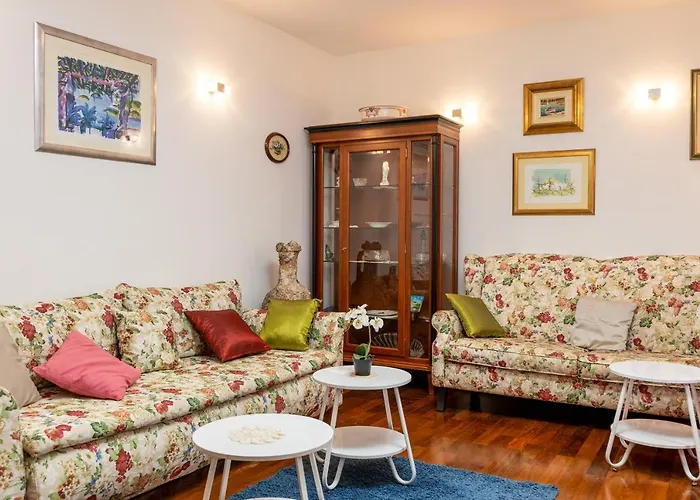 Camellia- Cozy Spalato