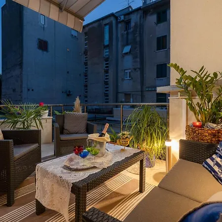 Camellia- Cozy Appartement