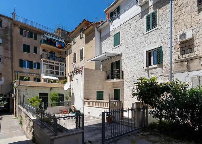 Camellia- Cozy Lejlighed